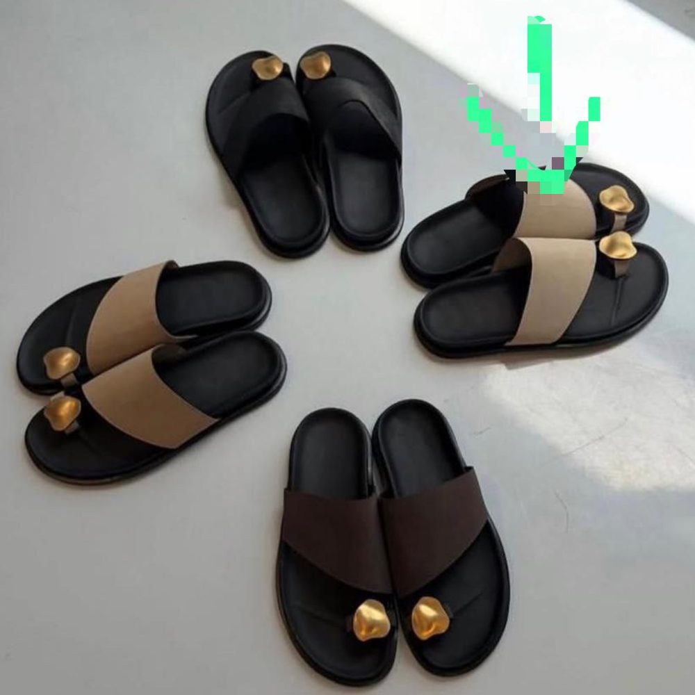 Shoes 14 Black Leather Ring Toe Sandals - Image 1
